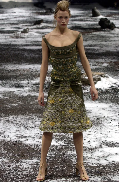 Look 18